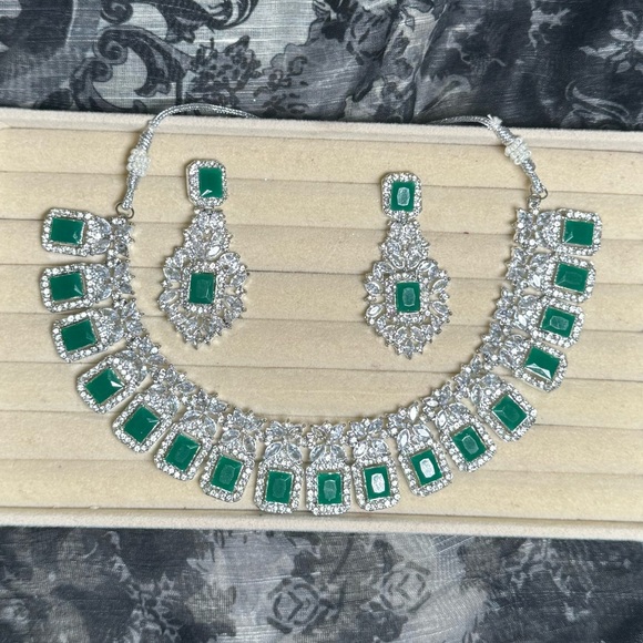 ✨only 2 left, accepting offers✨S925 Luxury cubic zirconia set - Picture 4 of 6